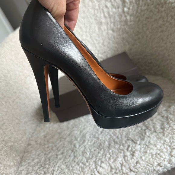 Gucci Black Leather Platform Heels - Picture 2 of 10